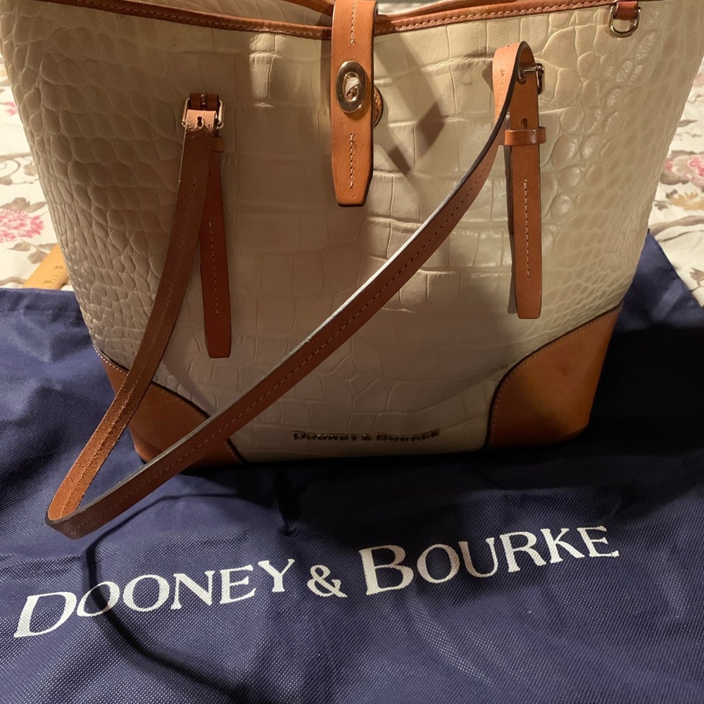 Dooney&Bourke Tote Purse